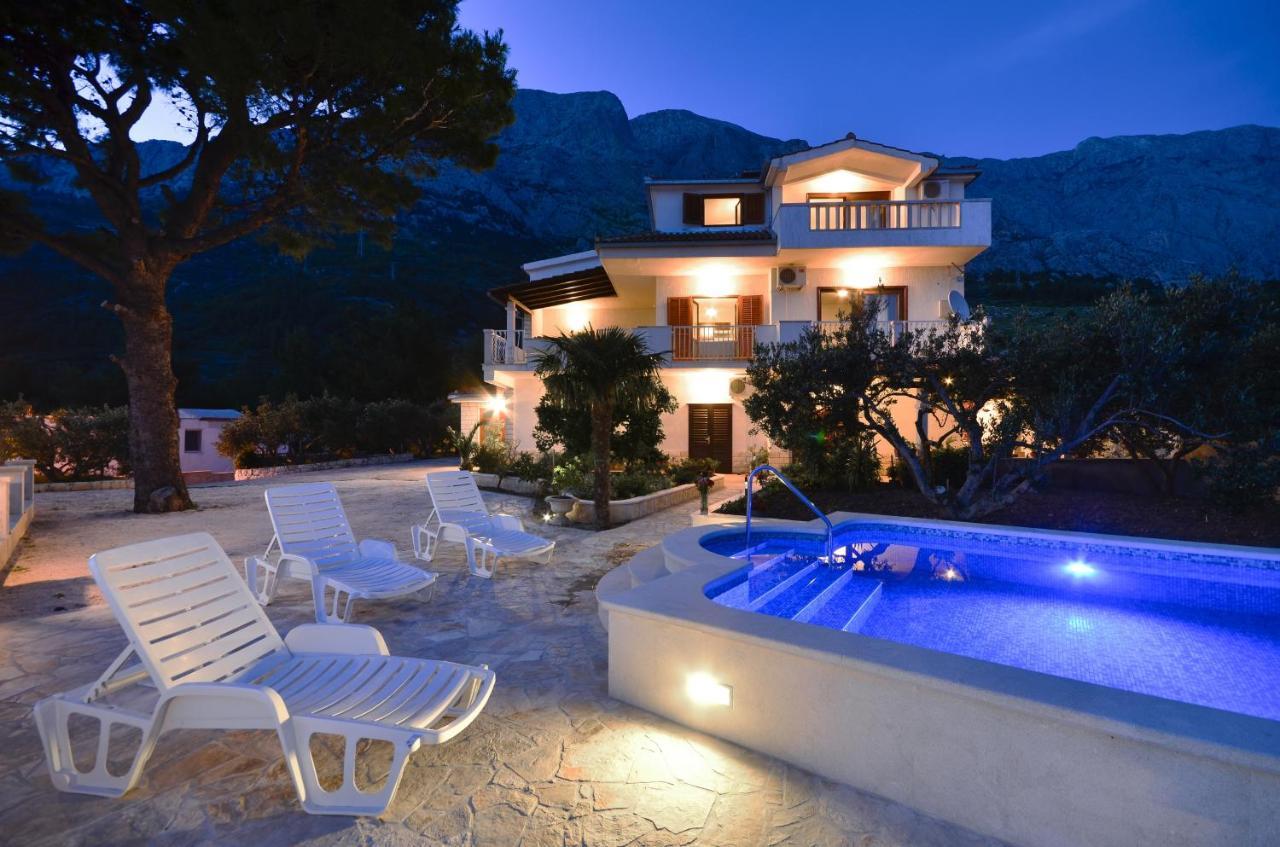 Family Friendly Apartments With A Swimming Pool Baska Voda, Makarska - 12442 Eksteriør bilde