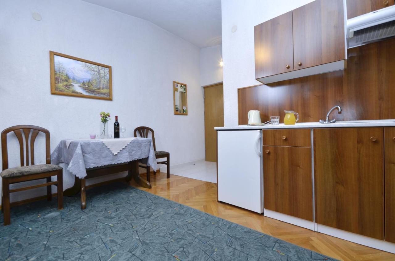 Family Friendly Apartments With A Swimming Pool Baska Voda, Makarska - 12442 Eksteriør bilde