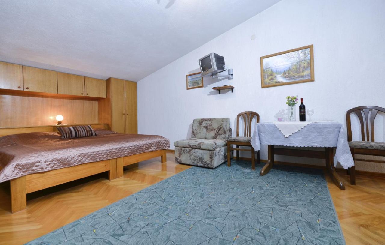 Family Friendly Apartments With A Swimming Pool Baska Voda, Makarska - 12442 Eksteriør bilde