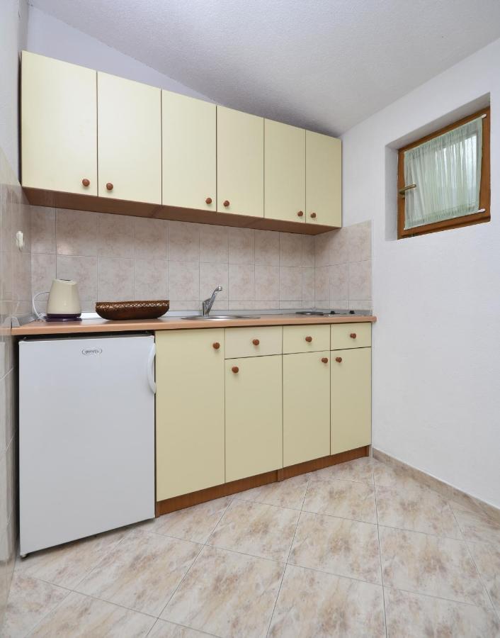 Family Friendly Apartments With A Swimming Pool Baska Voda, Makarska - 12442 Eksteriør bilde