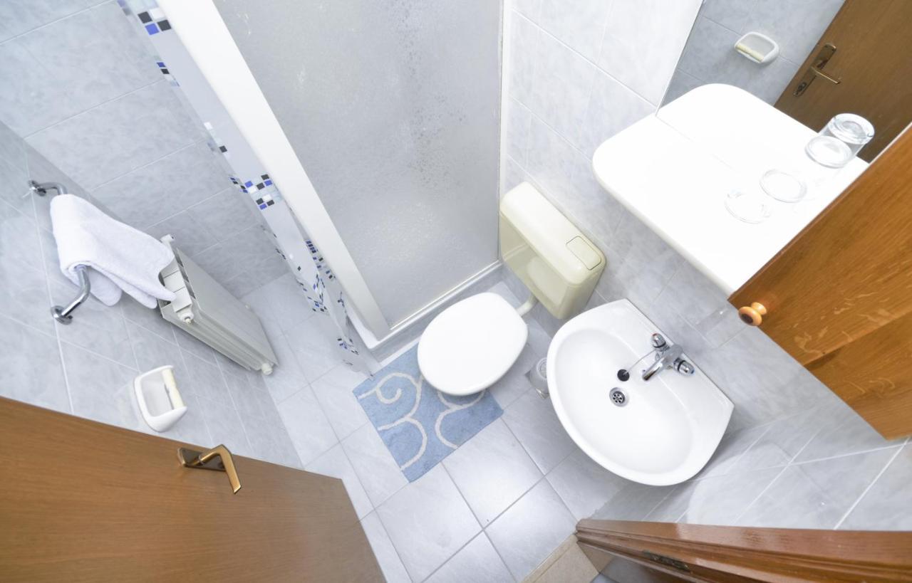 Family Friendly Apartments With A Swimming Pool Baska Voda, Makarska - 12442 Eksteriør bilde